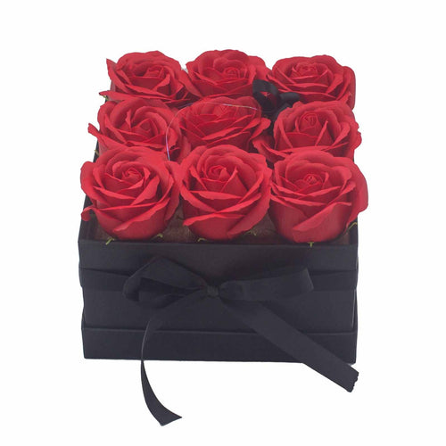Bouquet de Savons – 9 Roses Rouges – Composition Carrée