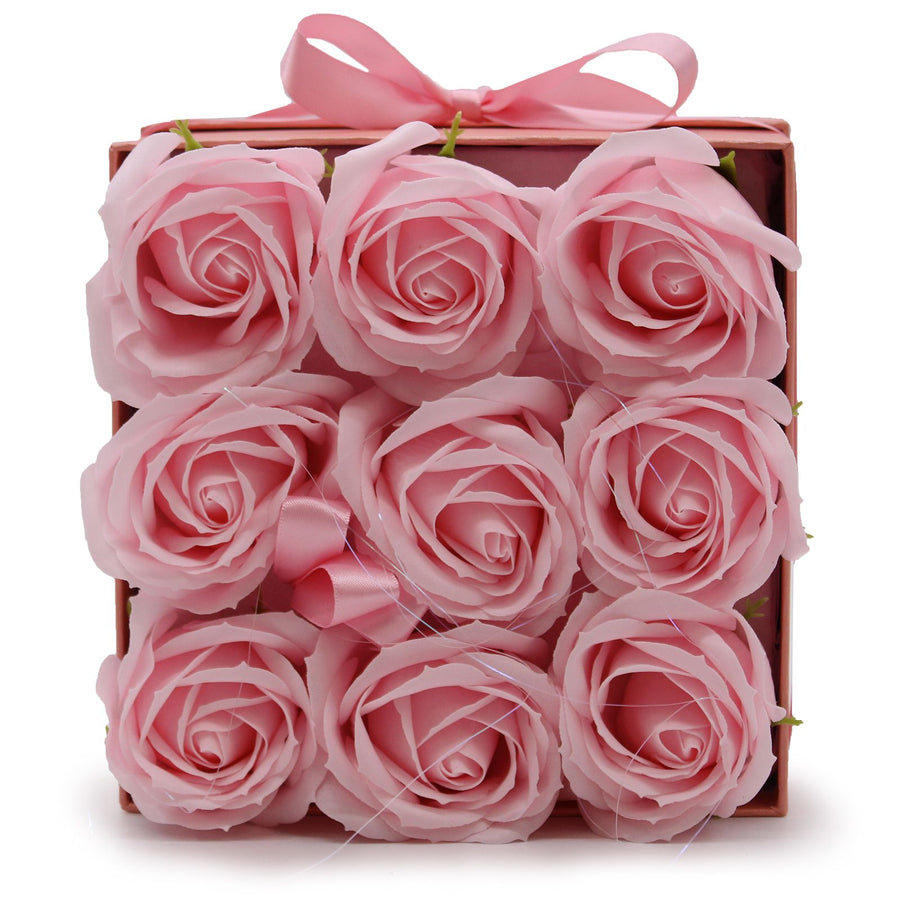 Bouquet de Fleurs en Savon – 9 Roses Fuchsia – Carré