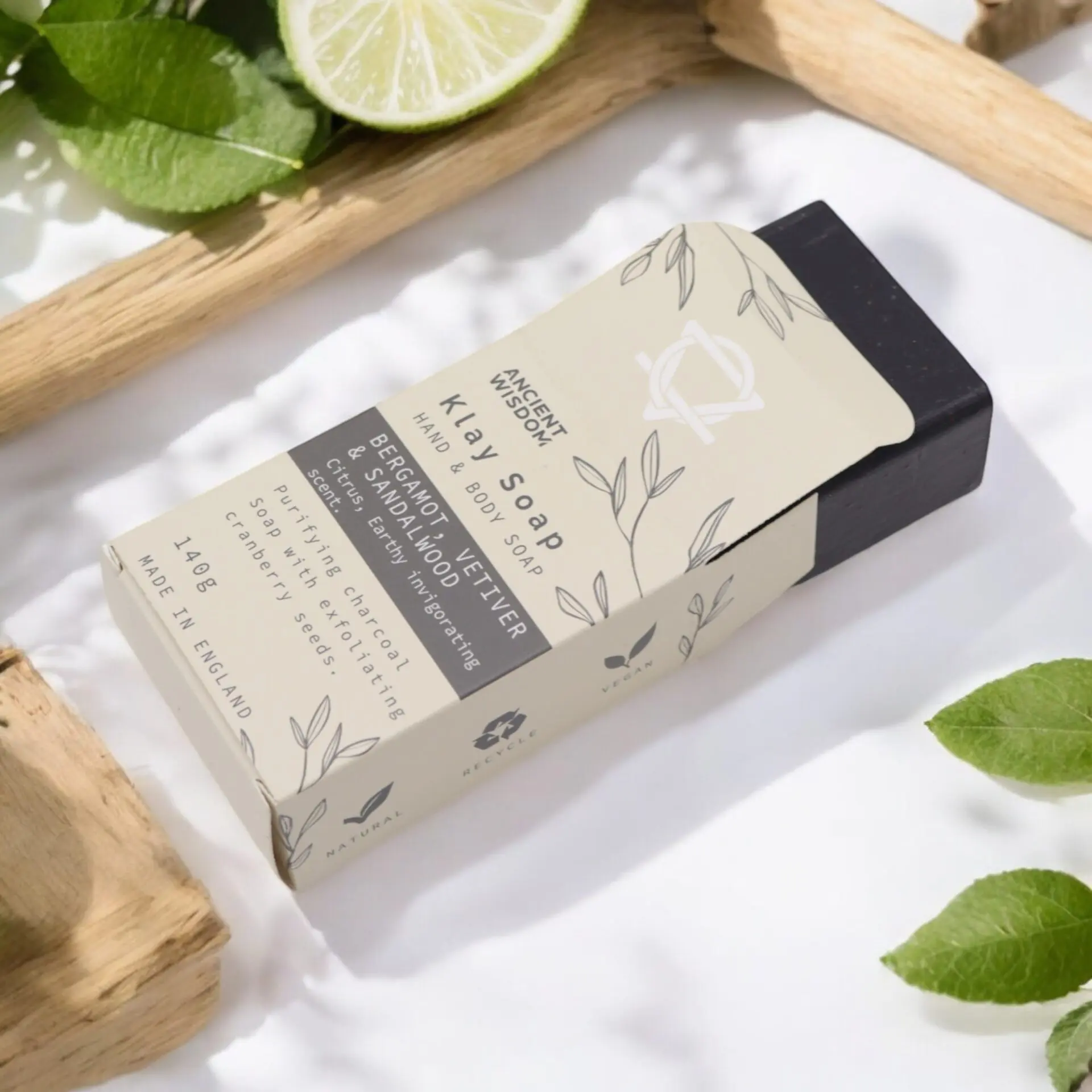 Savon au Charbon Actif - Bergamotte & Sandalwood